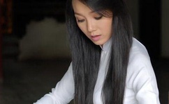 美女的烦恼女主角